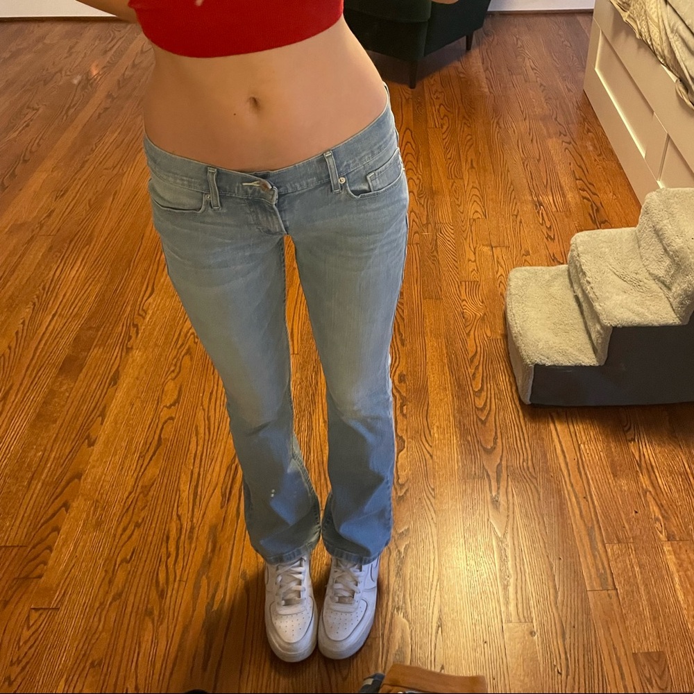 LOWRISE LEVIS BOOTCUT JEANS